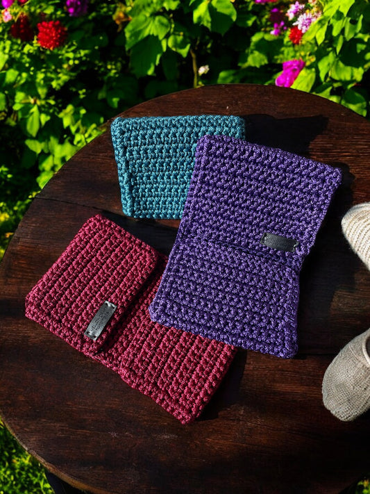 Porta tessere Fatto a Mano all’Uncinetto – 2 Scomparti – Disponibili in Vari Colori – Idea Regalo Unica