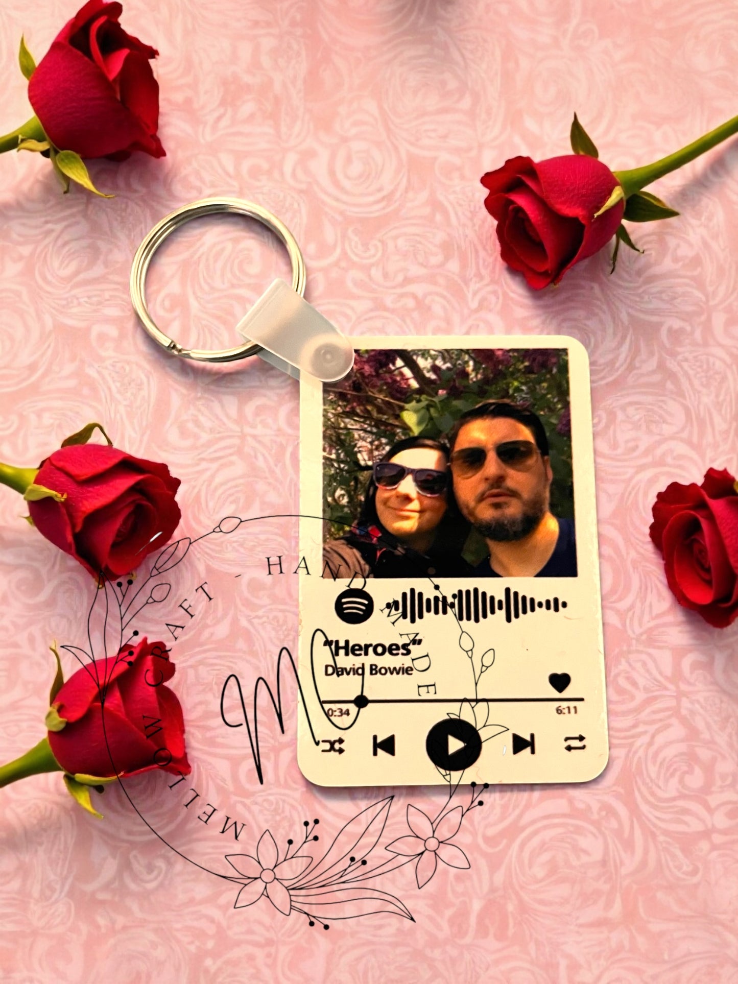 Portachiavi personalizzato in legno con foto e codice Spotify